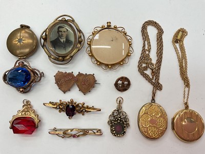 Lot 1031 - Group of antique and later pendants and brooches including two 9ct gold gem set bar brooches, 9ct gold Mizpah brooch, 9ct gold and other lockets etc