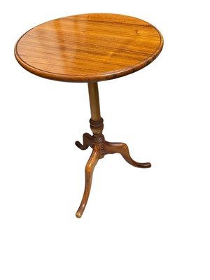 Lot 5288 - Georgian-style fruitwood tripod wine table