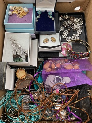 Lot 1026 - Box of contemporary costume jewellery including various bead necklaces and a pair of yellow metal hoop earrings marked 14K