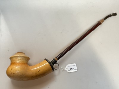 Lot 2420 - Large meerschaum pipe