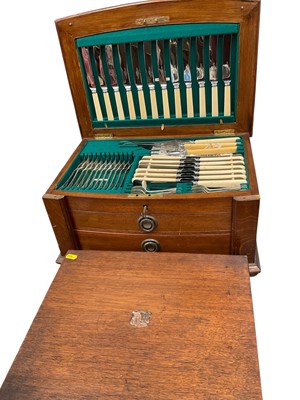 Lot 132 - Edwardian canteen of cutlery and other cased cutlery