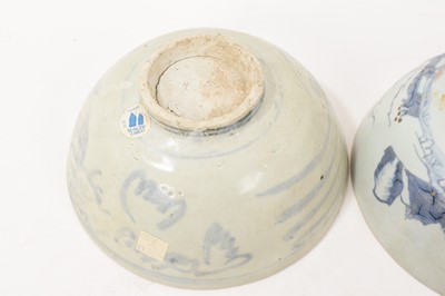 Lot 44 - Group of Chinese blue and white cargo porcelain, including a Vung Tau tea bowl, saucer and larger bowl with certificates, a Nanking tea bowl and saucer and larger bowl (6)