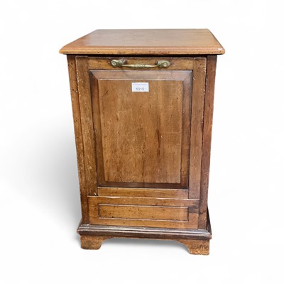 Lot 5315 - Edwardian mahogany coal purdonium
