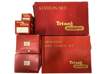Lot 1956 - Tri-ang OO Gauge Operating Royal Mail Coach Set R323, Engine Shed R76 (x2), Ticket Office R60 & Station Set R81 & Waiting Room R62, all boxed (6)