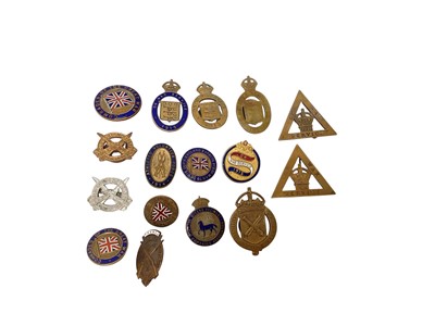 Lot 680 - First World Athletes' Volunteer Force 1914 badge, together with On War Service badges, Comrades of the Great War badges and other similar badges (16).