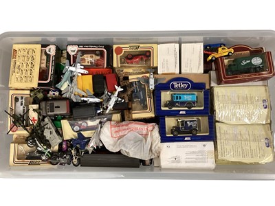 Lot 1961 - Selection of loose diecast vehicles & planes, plus Lledo boxed vehicles (2 boxes)