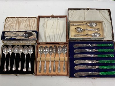 Lot 1091 - Set of six 1930s silver coffee spoons in fitted case (Sheffield 1936), one other silver teaspoon with an enamel 'N' initial, together with other plated flatware