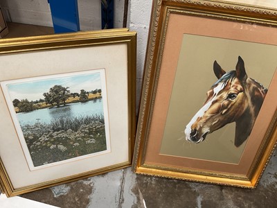 Lot 924 - Group of pictures