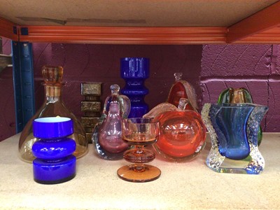 Lot 766 - Collection of art glass
