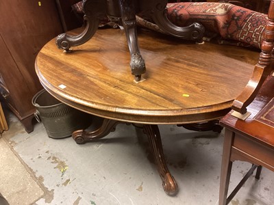 Lot 1393 - Victorian rosewood oval table on cabriole legs