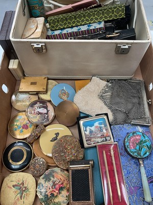 Lot 1135 - Collection of vintage compacts, fans, beaded evening bag, mesh purse, jewellery and bijouterie