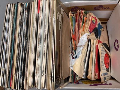 Lot 320 - Group of LP records including Frank Sinatra, Shirley Bassey, musicals etc and singles (1 box)