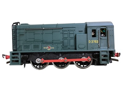 Lot 2018 - Wrenn OO Gauge 0-6-0 BR green Class 08 Diesel...
