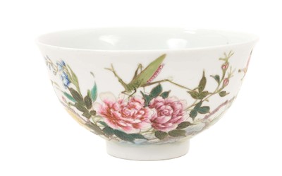 Lot 27 - Chinese famille rose porcelain bowl, 20th century, painted with a grasshopper and butterfly amongst flowers, calligraphy verso, seal mark to base, 11.5cm diameter