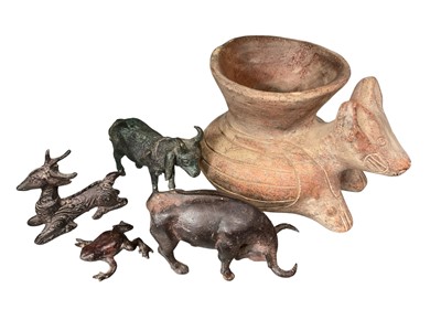 Lot 207 - Pre-Columbian style pot, bronze animals