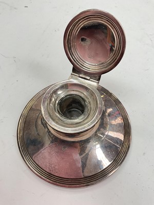 Lot 1056 - Edwardian silver inkwell (Chester 1909)