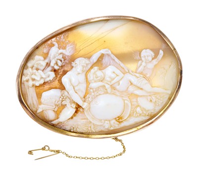 Lot 498 - Large 19th century Italian carved shell cameo brooch in yellow metal brooch mount