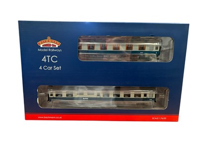 Lot 1830 - Bachmann OO Gauge 4TC Class 491 Four Car Set BR Blue & Grey (Kernow Model Rail Centre), boxed 32-641Z (1)
