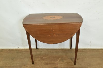 Lot 1292 - George III oval mahogany pembroke table