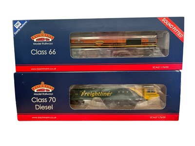 Lot 1839 - Bachmann OO Gauge Class 66/4 Freightliner (Genesee & Wycoming) 66419, boxed 32-739SF & Class 70 Freightliner Diesel 70003, boxed 31-586 (2)