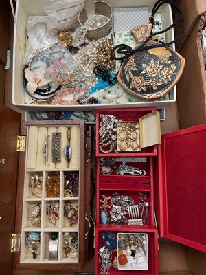 Lot 1143 - Three vintage jewellery boxes containing antique, vintage and later costume jewellery