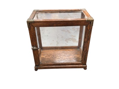 Lot 772 - Early 20th century oak glass display box