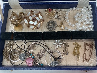 Lot 1129 - Small group of costume jewellery including two 9ct gold chains