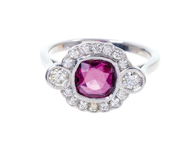 Lot 401 - Natural ruby and diamond ring with certificate