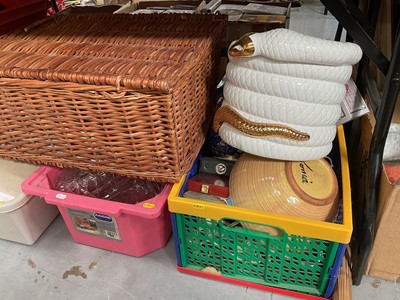 Lot 501 - Group of miscellaneous ceramics, glassware and sundry items, (qty).