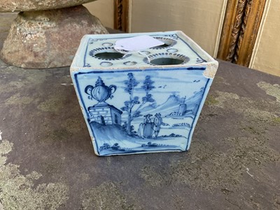 Lot 8 - 18th / 19th century blue and white delftware flower vase, of square tapering form, painted with figures in a landscape, 9.25cm high