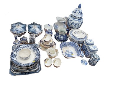 Lot 528 - Group of various ceramics to include a modern Chinese porcelain vase and cover and various other china.
