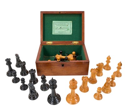 Lot 721 - Victorian Staunton chess set with weighted turned wooden chess pieces, in original box
