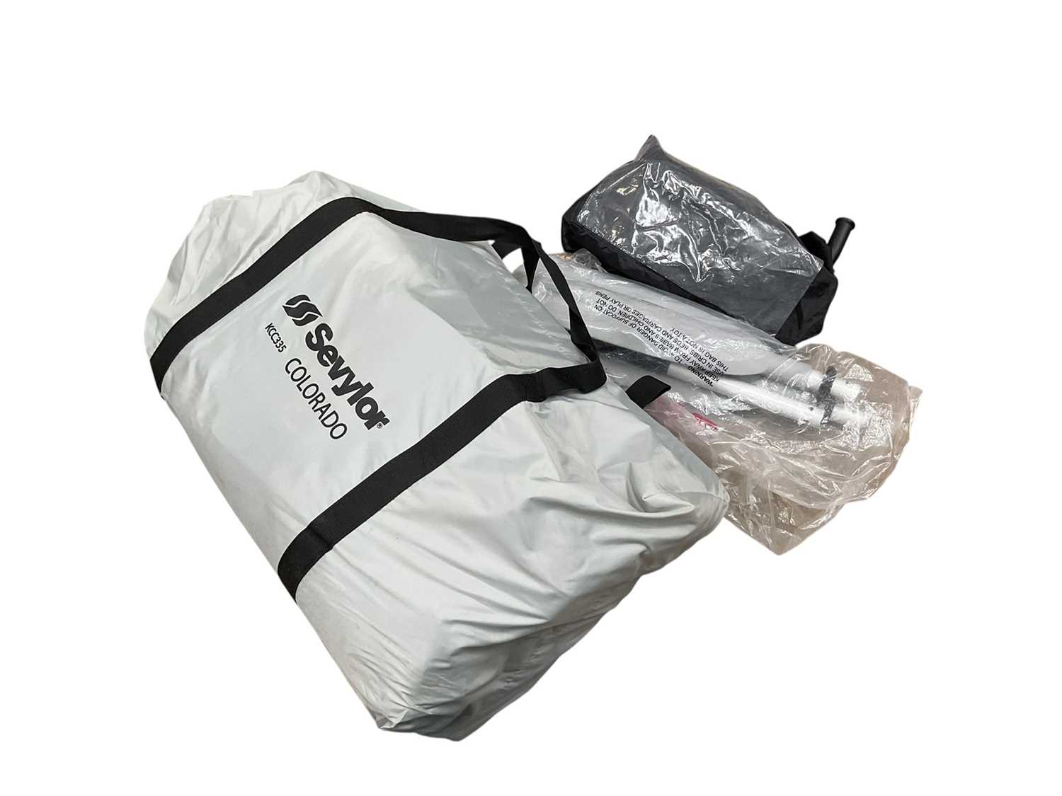Lot 118 - Sevylor Colorado KCC335 2 Person Inflatable Kayak/Canoe, Stow Bag, Seats, Oars