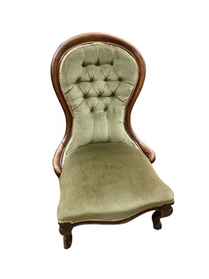 Lot 1421 - Victorian mahogany framed spoon back chair with buttoned green upholstery