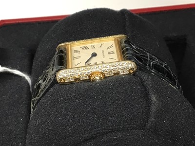 Lot 530 - Cartier ladies' watch in box with service papers