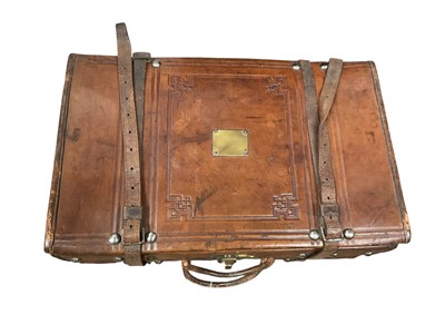 Lot 2116 - Three good quality vintage leather cases