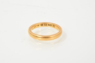 Lot 490 - 22ct gold wedding ring, London 1932