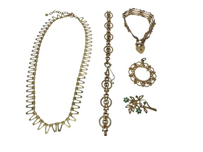 Lot 124 - Group of 9ct gold jewellery