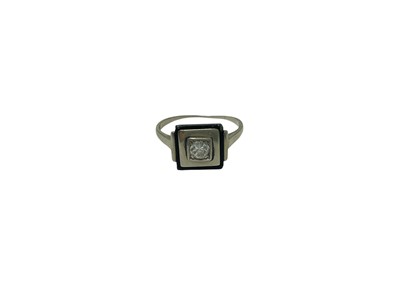 Lot 112 - Art Deco diamond and black onyx ring in white gold setting