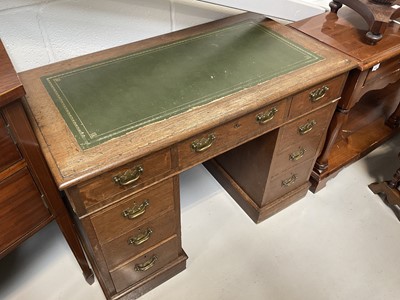 Lot 5294 - Edwardian oak pedestal desk