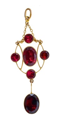 Lot 352 - Edwardian gold and garnet pendant