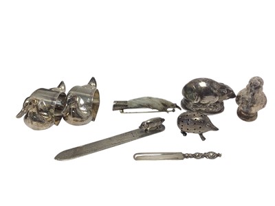 Lot 289 - Group of miscellaneous silver and white metal, including pair "duck" napkin rings