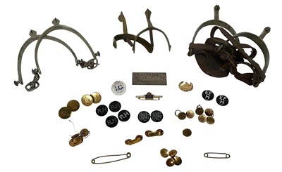 Lot 940 - Selection of vintage hunt buttons including Essex Farmers Hunt, brass and others, together with two pairs of Swaine Adeney spurs and another brass pair