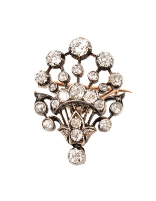 Lot 500 - Victorian diamond comet brooch, the diamond spray with old cut diamonds in silver and gold setting with pendant fitting and detachable brooch fitting, estimated total diamond weight approximatel...