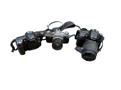 Lot 2350 - Collection of cameras
