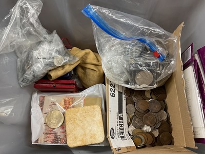 Lot 410 - World - Mixed coinage to include Roman Ancients X11 silver Southern Rhodesia Crown 1953 AU, Florin 1932 AEF, Six Pences 1932 GVF-EF x 2, Canada - New Brunswick 5 Cents 1862 (N.B. Peck marked) ot...