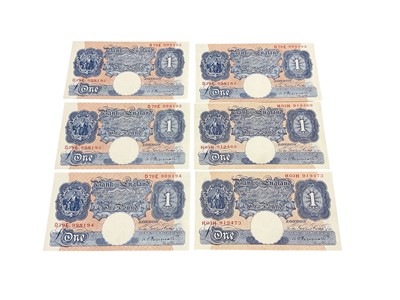 Lot 425 - G.B. - Mixed Bank of England Peppiatt blue One Pound Notes (Mar. 1940) to include prefix D79E x 4 (N.B. Consecutively numbered), prefix H03H x 3 (N.B. Consecutively numbered), prefix W27H x 5 (N...