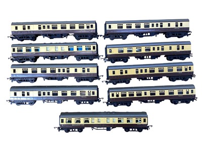 Lot 1935 - Tri-ang TT Gauge BR chocolate & cream coaches including two restaurant cars, all loose (9)