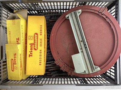 Lot 1939 - Tri-ang TT Gauge Turntable boxed & loose track (qty)