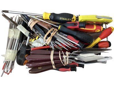 Lot 1901 - Selection of modelling tools including screw drivers, tweezers, file probes, clamps and spatulas, plus work optic stands and mini soldering irons (1 box)
